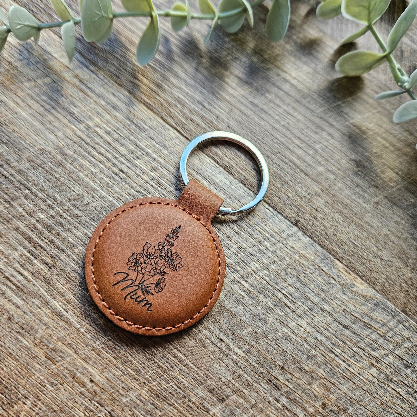 Personalised Birth Flower Keyring for Mum – Custom Engraved with Kids' Birth Months & Handwritten Text