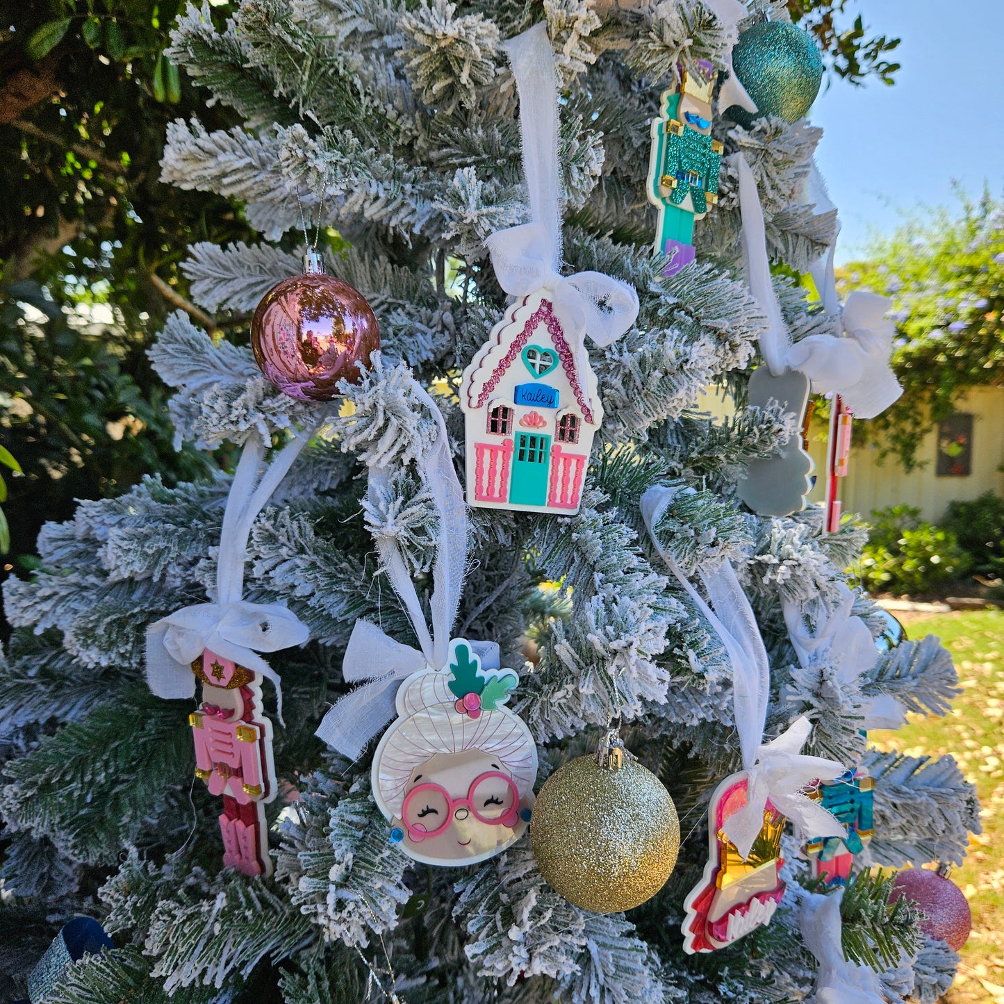 💚 Kitschmas Nutcracker Ornament – Teal
