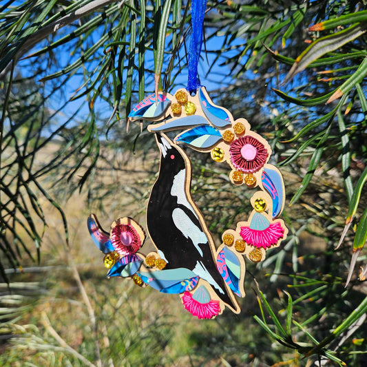 Australiana Ornaments | Magpie | Wren | Galah | Cockatoo | Kookaburra | Lorikeet | Cow