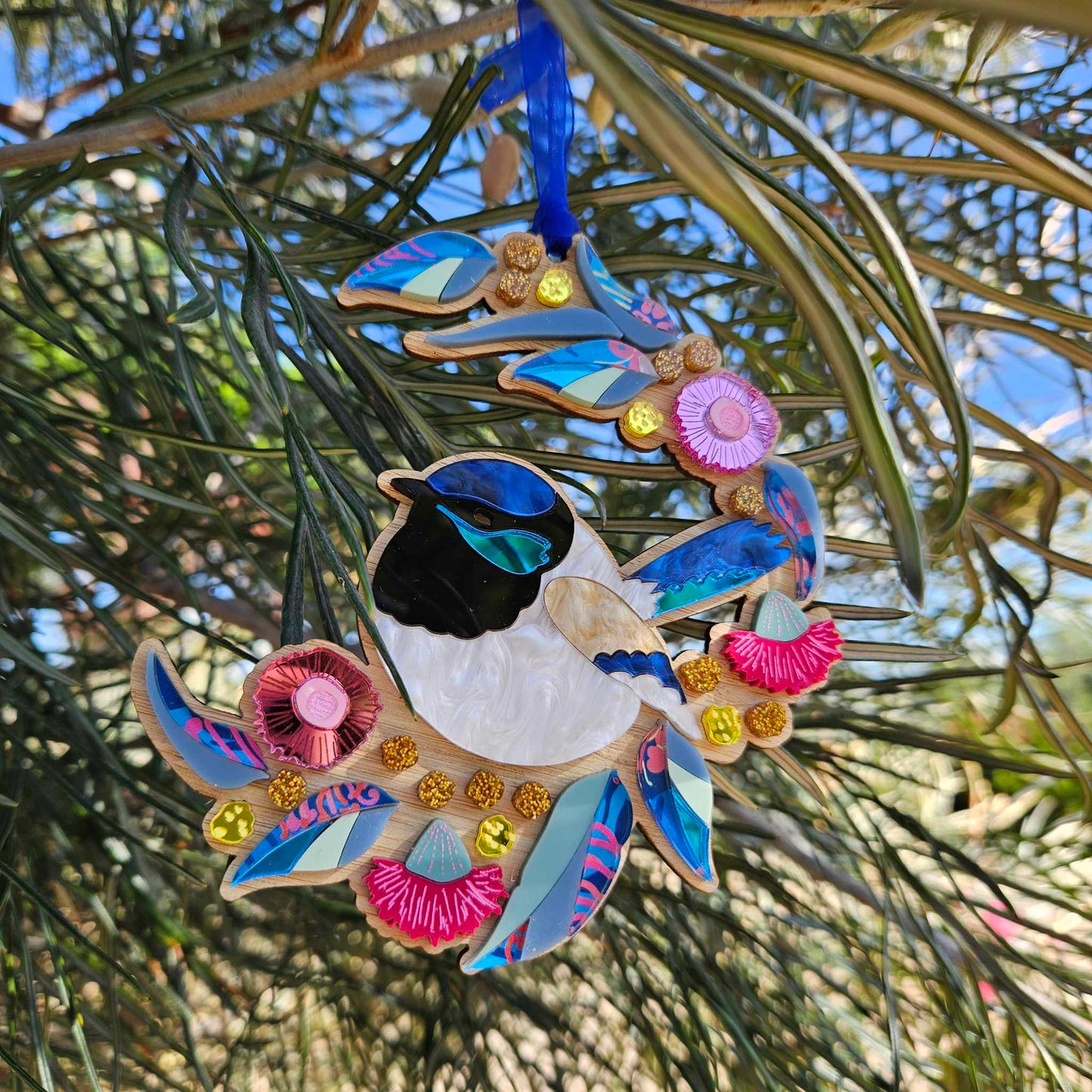 Australiana Ornaments | Magpie | Wren | Galah | Cockatoo | Kookaburra | Lorikeet | Cow
