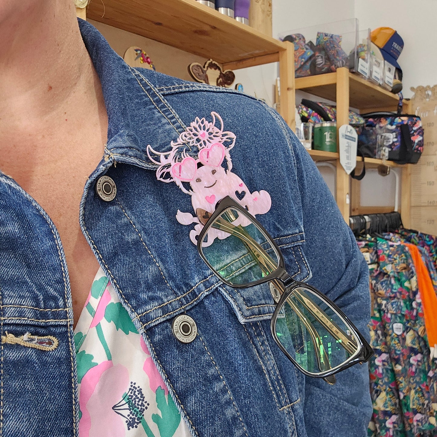 Cow Glasses Holder Brooch – Cute & Practical Acrylic Accessory